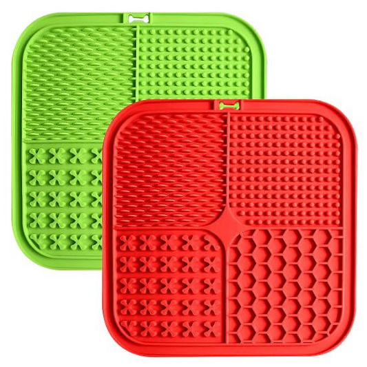 Silicone Dog Licking Mat, 20 × 20 cm, Red/Green